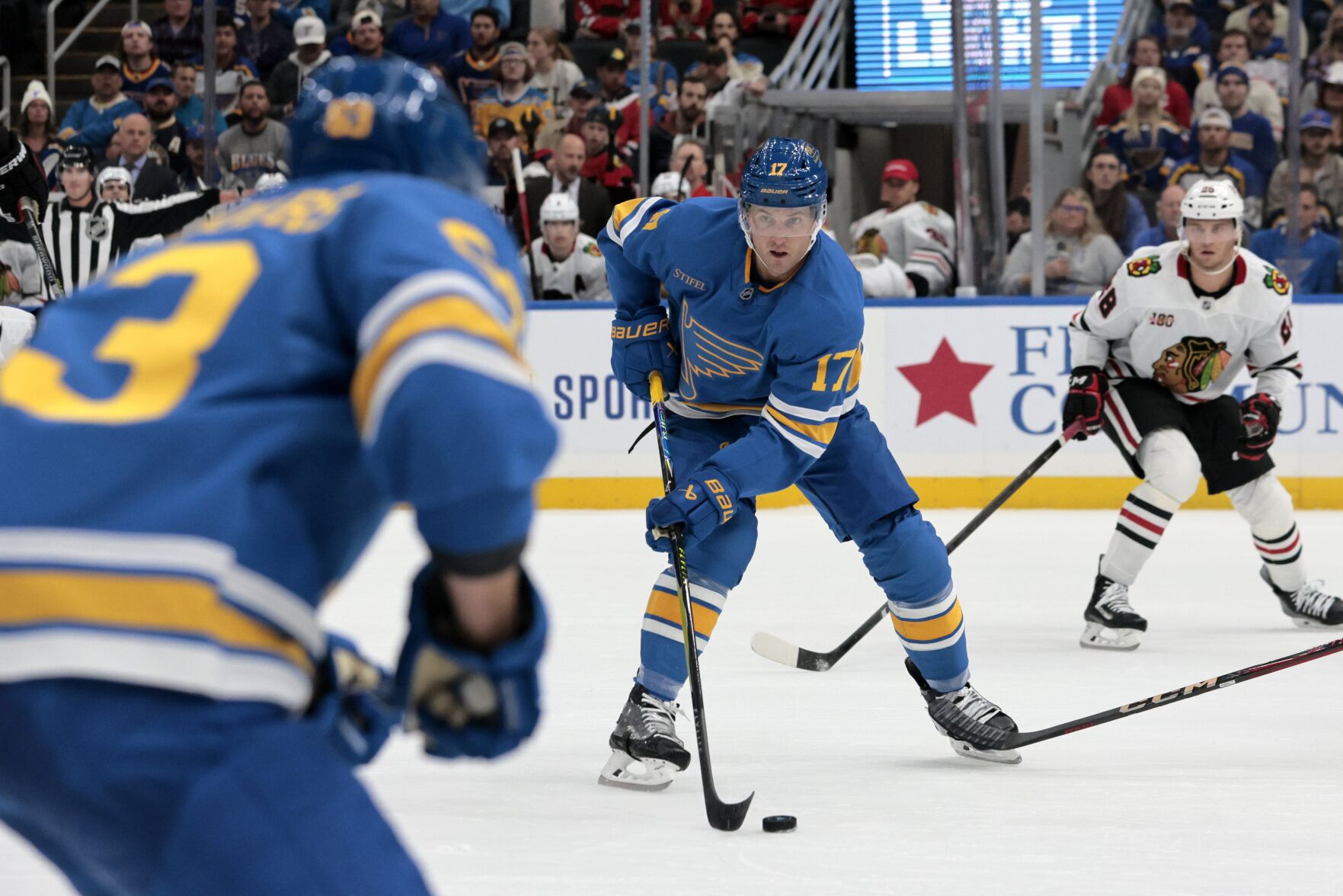 The 最新杏吧原创 Blues host Chicago Blackhawks
